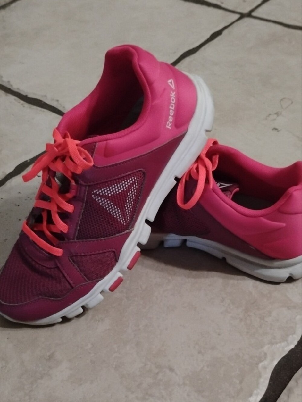 Women's Reebok Sneakers 10 - Picture 4 of 5